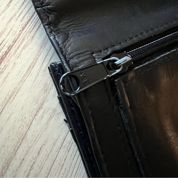 VINTAGE Preowned Black Esprit Genuine Leather Wallet D1 - Picture 6 of 7